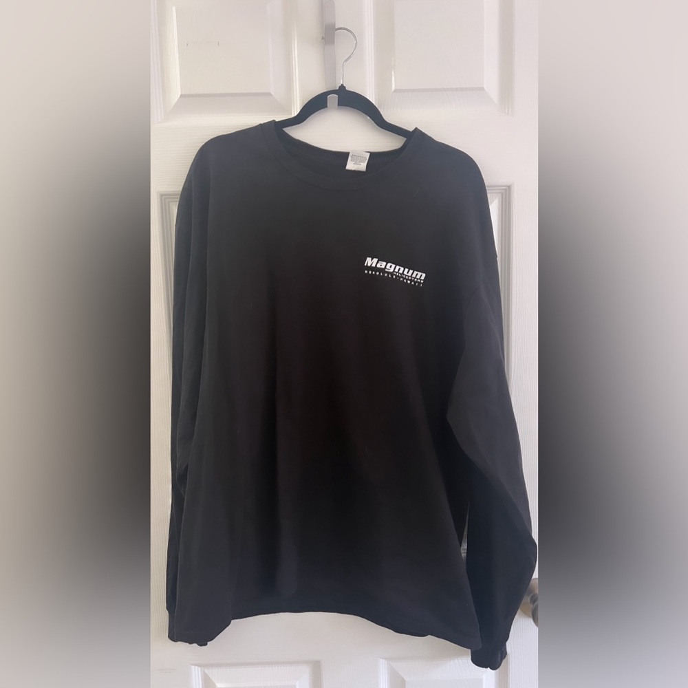 🚁 Magnum Helicopters Long Sleeve T-Shirt